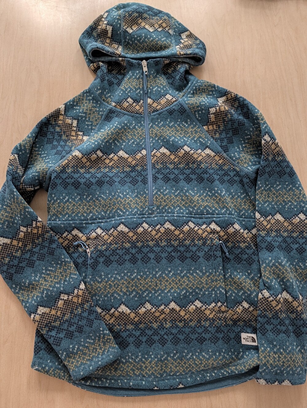 The North Face Women's Teal Patterned Half-Zip Hoodie Sweater Medium